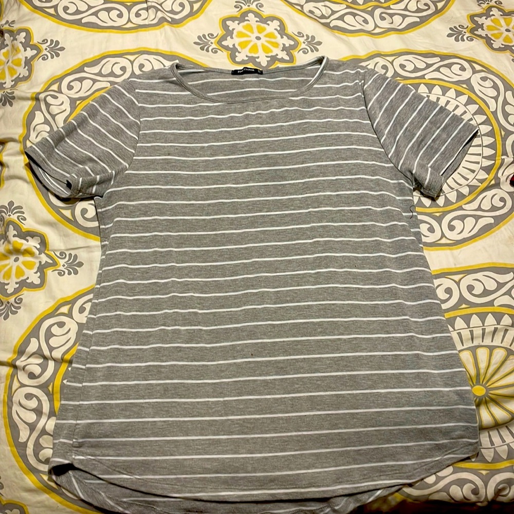 Casual Daisee Button Back Detail Knit Tee